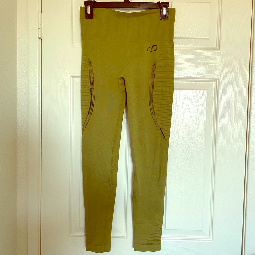 Curves n Combatboots Seamless leggings